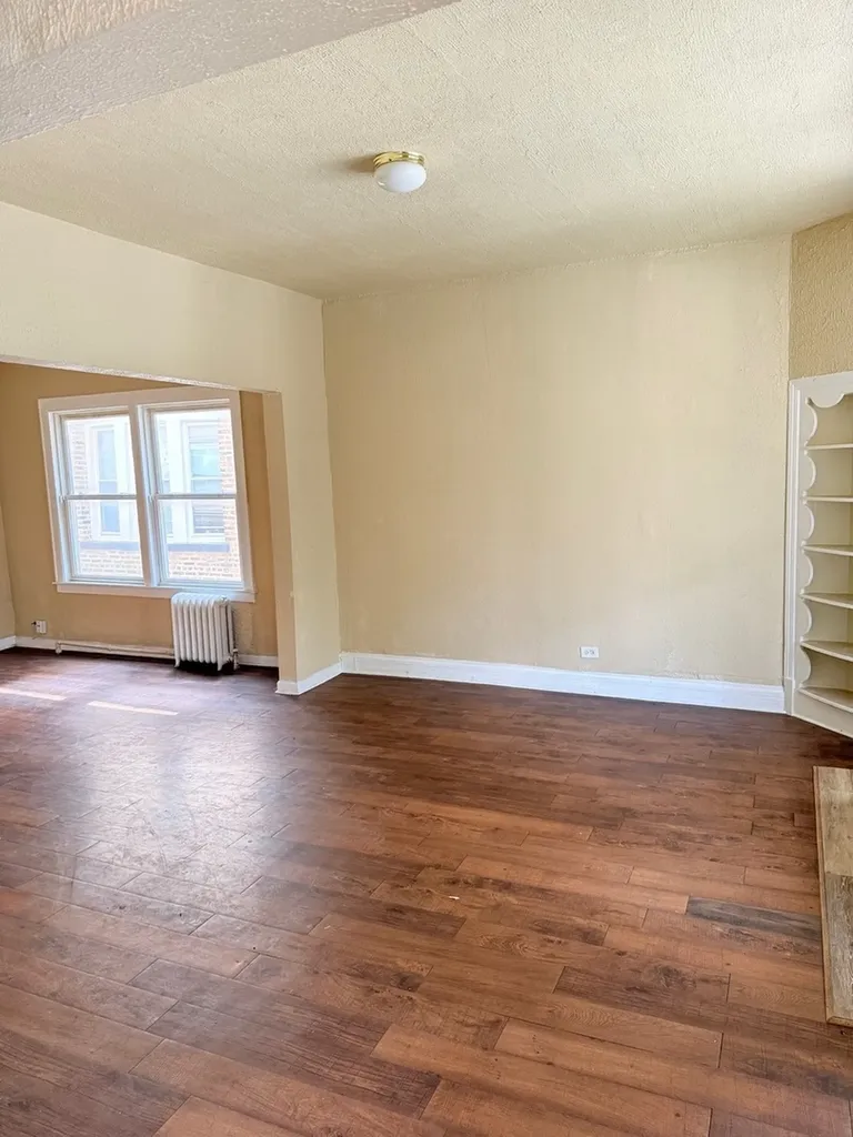 7047 South Eberhart Avenue Chicago IL 60637