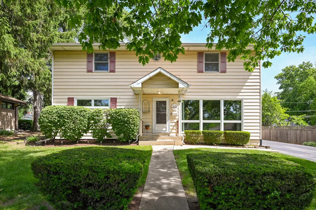 114 West Berkshire Avenue Lombard IL 60148