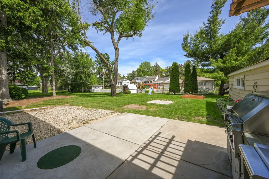 114 West Berkshire Avenue Lombard IL 60148