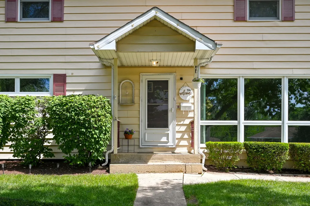 114 West Berkshire Avenue Lombard IL 60148