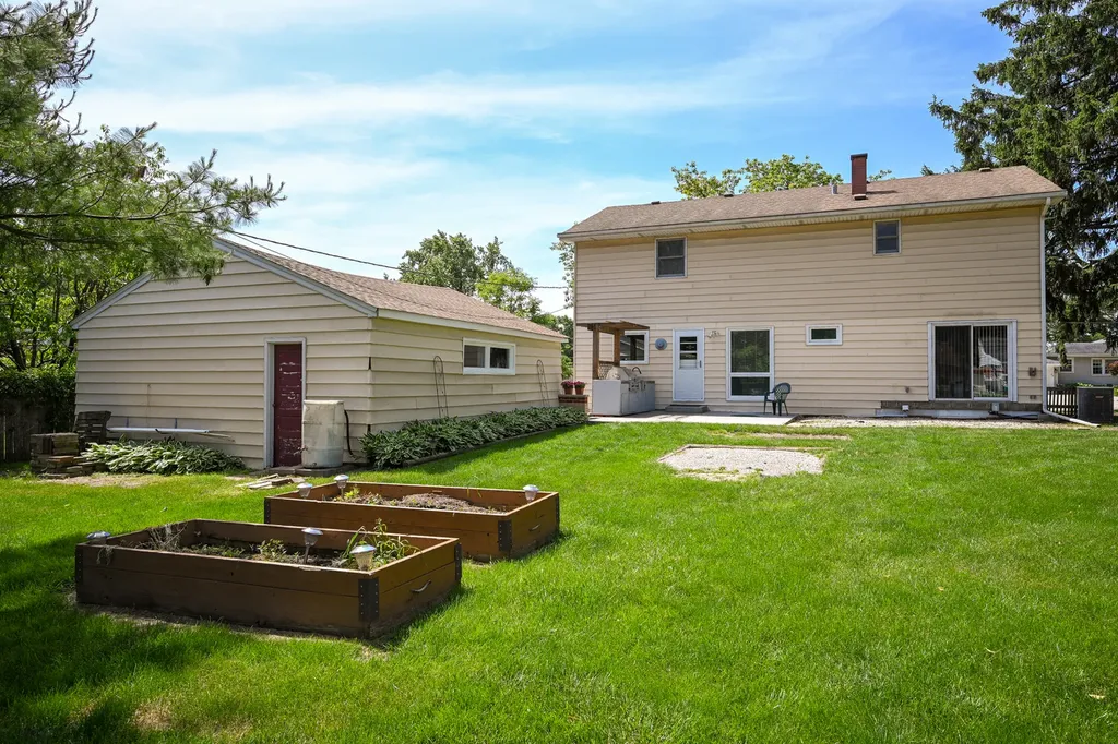 114 West Berkshire Avenue Lombard IL 60148