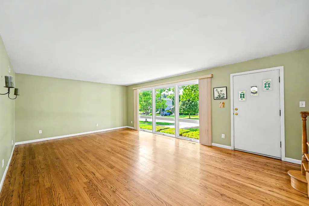 114 West Berkshire Avenue Lombard IL 60148