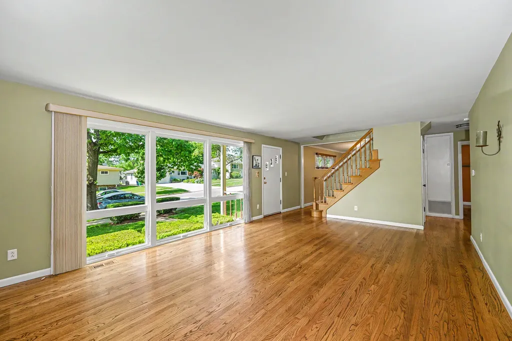 114 West Berkshire Avenue Lombard IL 60148