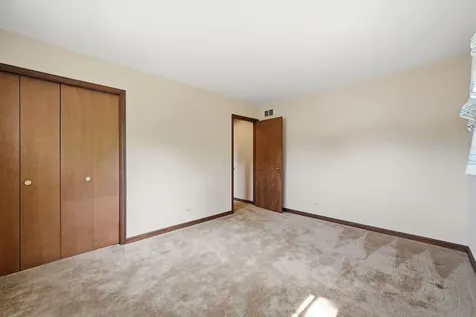 629 North Lakeview Drive Round Lake IL 60073