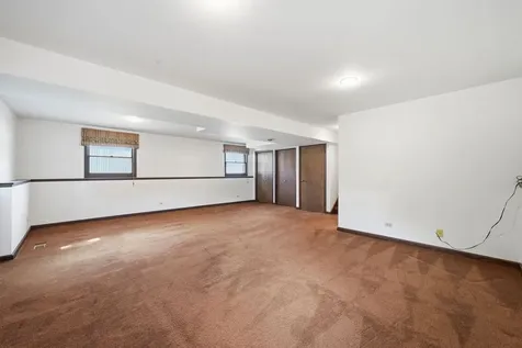 629 North Lakeview Drive Round Lake IL 60073