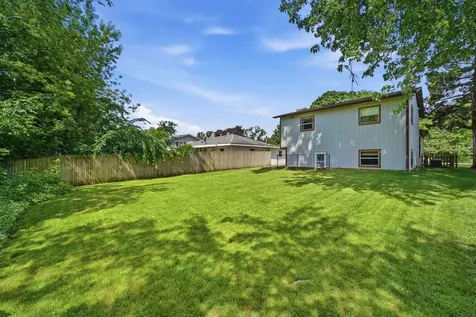 629 North Lakeview Drive Round Lake IL 60073