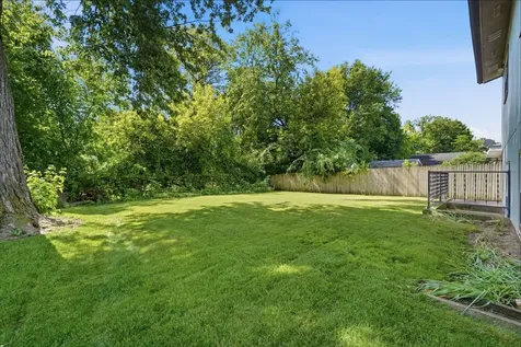 629 North Lakeview Drive Round Lake IL 60073