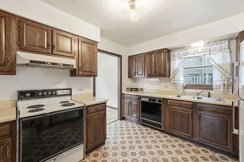 629 North Lakeview Drive Round Lake IL 60073