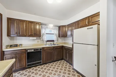 629 North Lakeview Drive Round Lake IL 60073