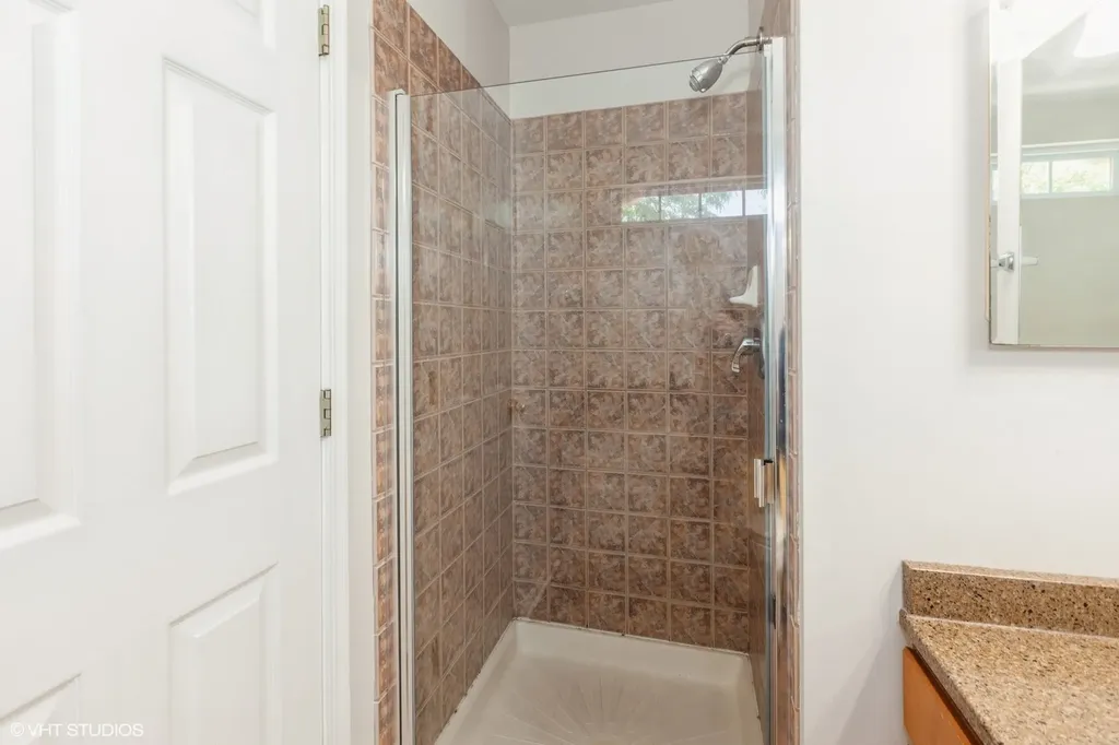 2215 Stoughton Drive Aurora IL 60502
