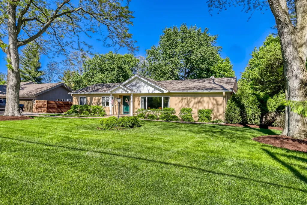 8035 Wolf Road La Grange IL 60525