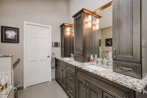8035 Wolf Road La Grange IL 60525