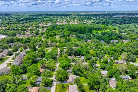 8035 Wolf Road La Grange IL 60525
