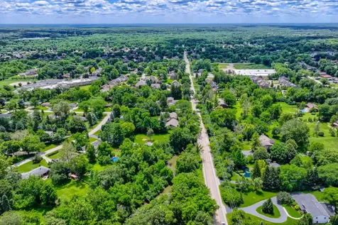 8035 Wolf Road La Grange IL 60525
