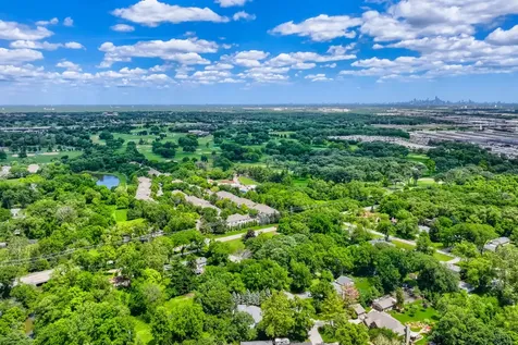 8035 Wolf Road La Grange IL 60525