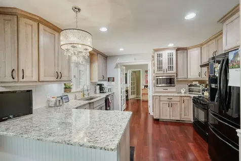 8035 Wolf Road La Grange IL 60525