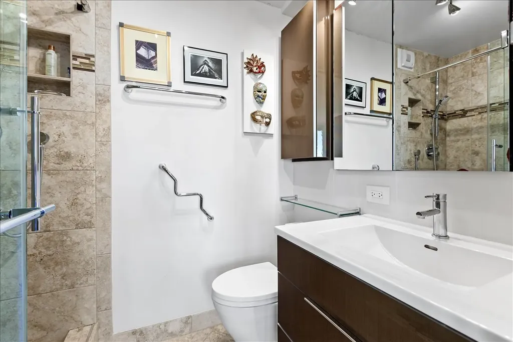 2626 North Lakeview Avenue Chicago IL 60614