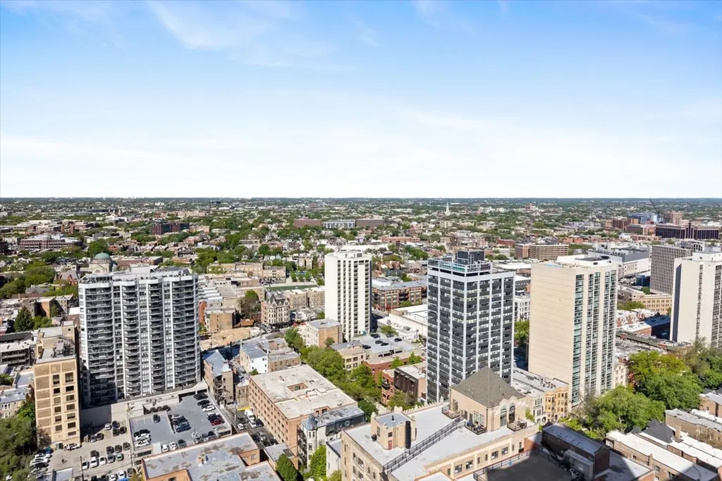2626 North Lakeview Avenue Chicago IL 60614
