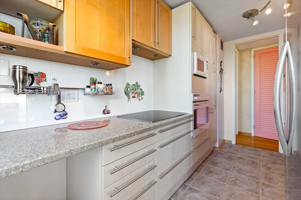 2626 North Lakeview Avenue Chicago IL 60614