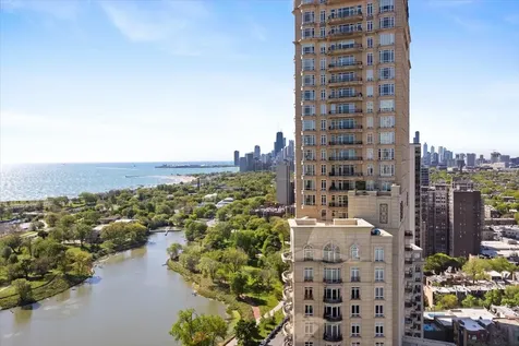 2626 North Lakeview Avenue Chicago IL 60614
