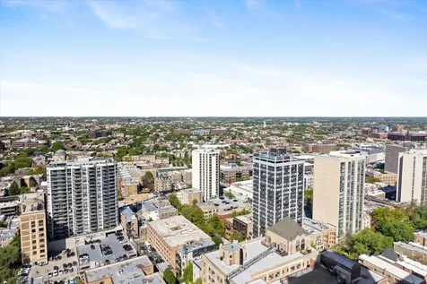 2626 North Lakeview Avenue Chicago IL 60614