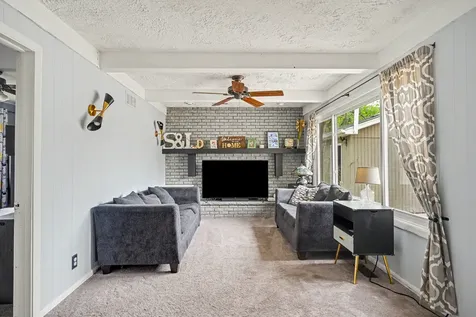 911 Lilac Lane Joliet IL 60435