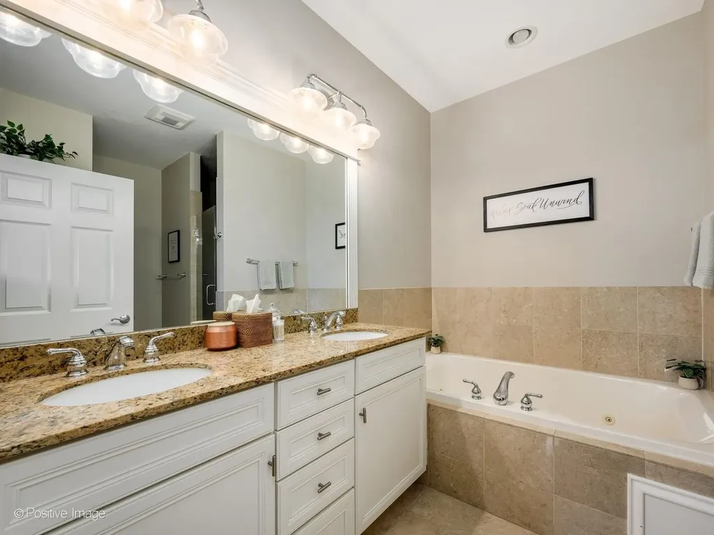 2222 West Belmont Avenue Chicago IL 60618