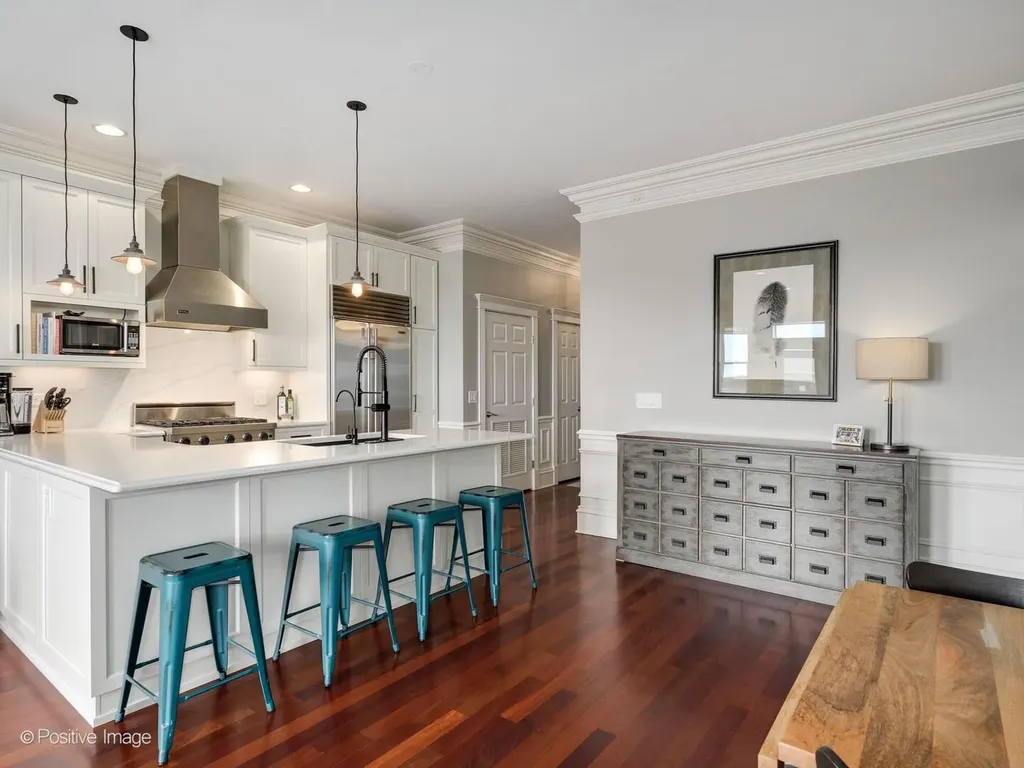 2222 West Belmont Avenue Chicago IL 60618