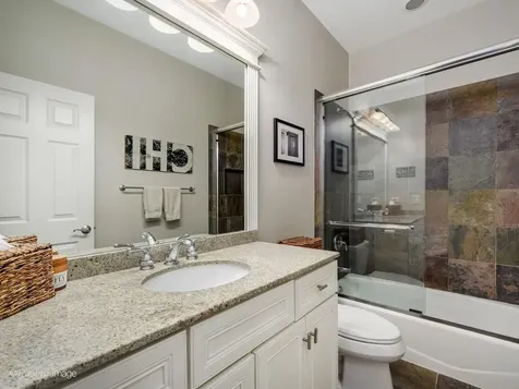 2222 West Belmont Avenue Chicago IL 60618