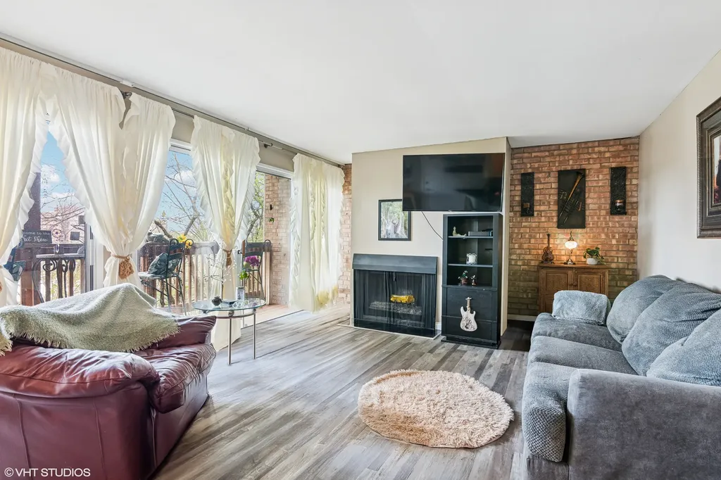 5803 Oakwood Drive Lisle IL 60532