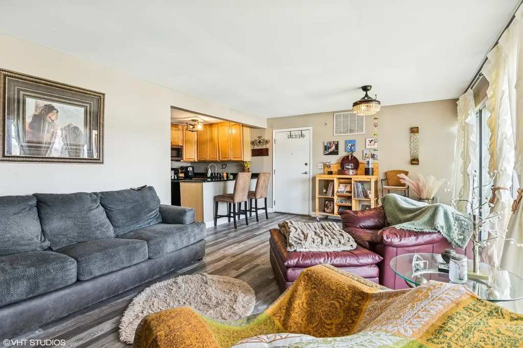 5803 Oakwood Drive Lisle IL 60532