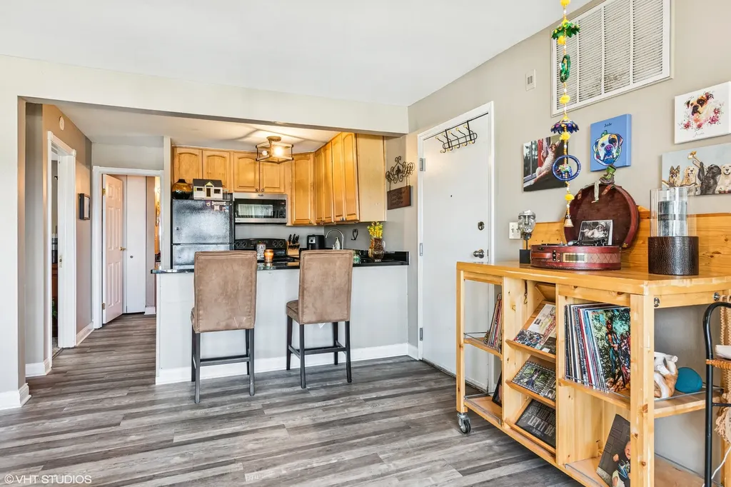 5803 Oakwood Drive Lisle IL 60532