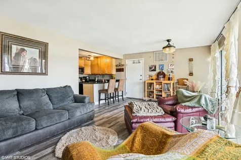 5803 Oakwood Drive Lisle IL 60532