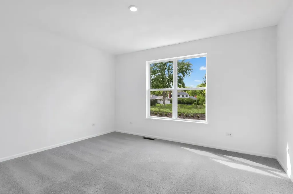 369 Cottrell Lane Aurora IL 60506