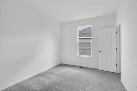 369 Cottrell Lane Aurora IL 60506