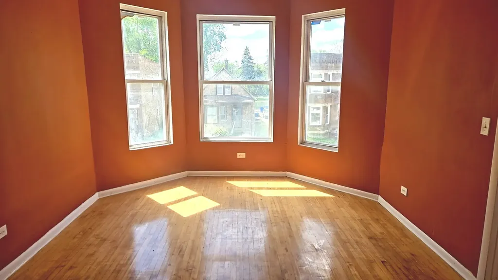 132 West 113th Street Chicago IL 60628