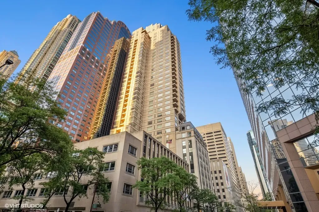 118 East Erie Street Chicago IL 60611