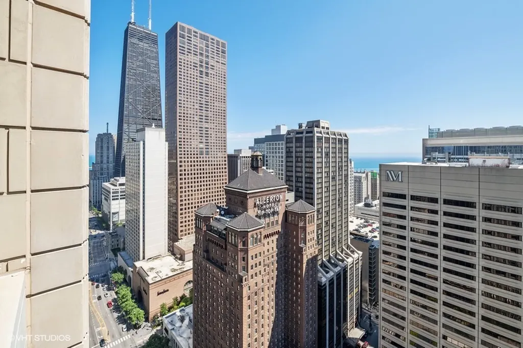 118 East Erie Street Chicago IL 60611