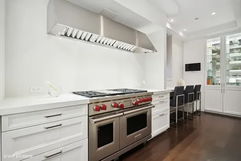 118 East Erie Street Chicago IL 60611