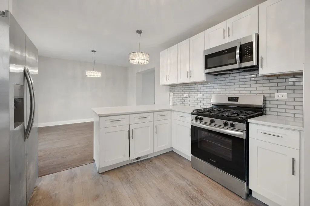 8435 South Cregier Avenue Chicago IL 60617