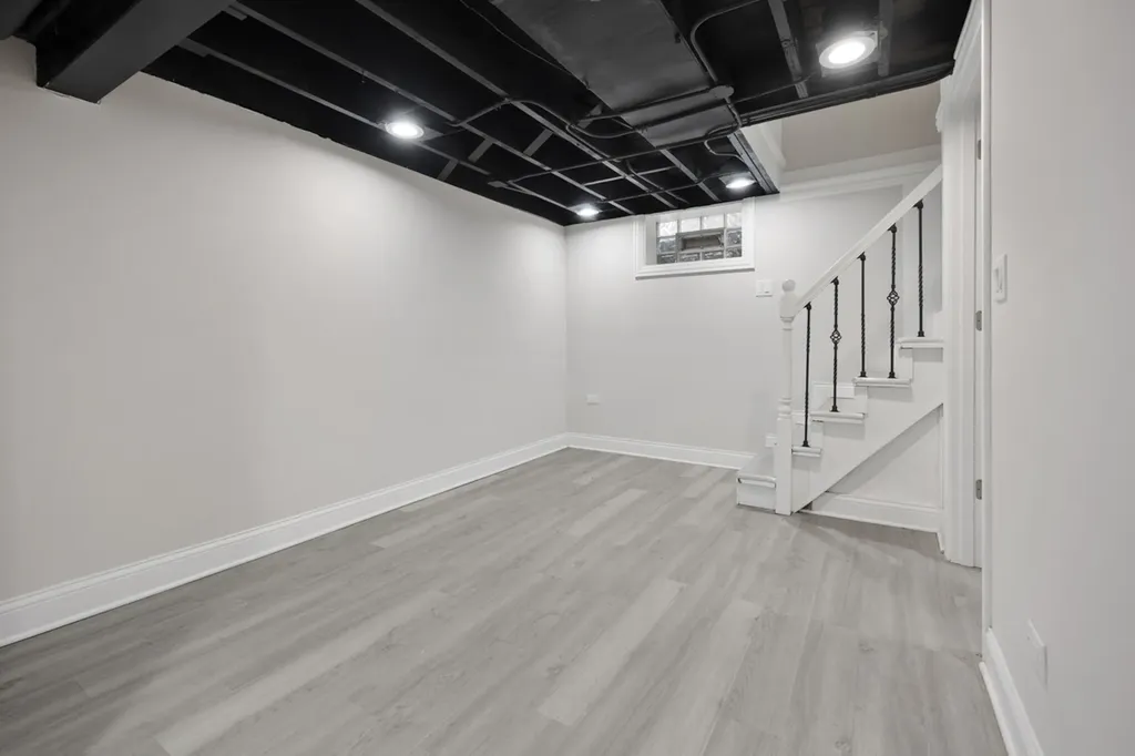 8435 South Cregier Avenue Chicago IL 60617