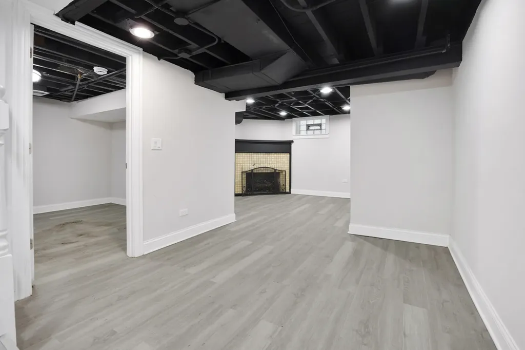 8435 South Cregier Avenue Chicago IL 60617