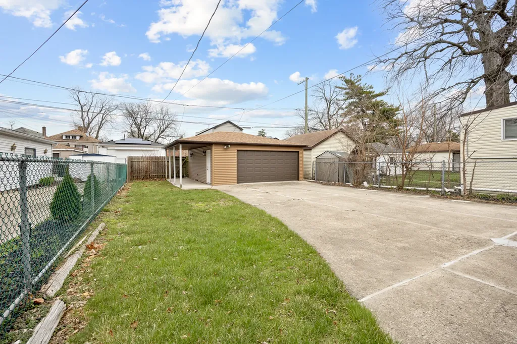 8435 South Cregier Avenue Chicago IL 60617