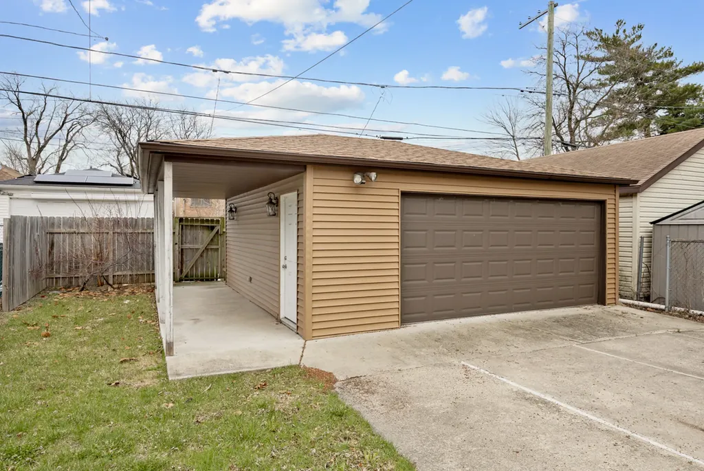 8435 South Cregier Avenue Chicago IL 60617