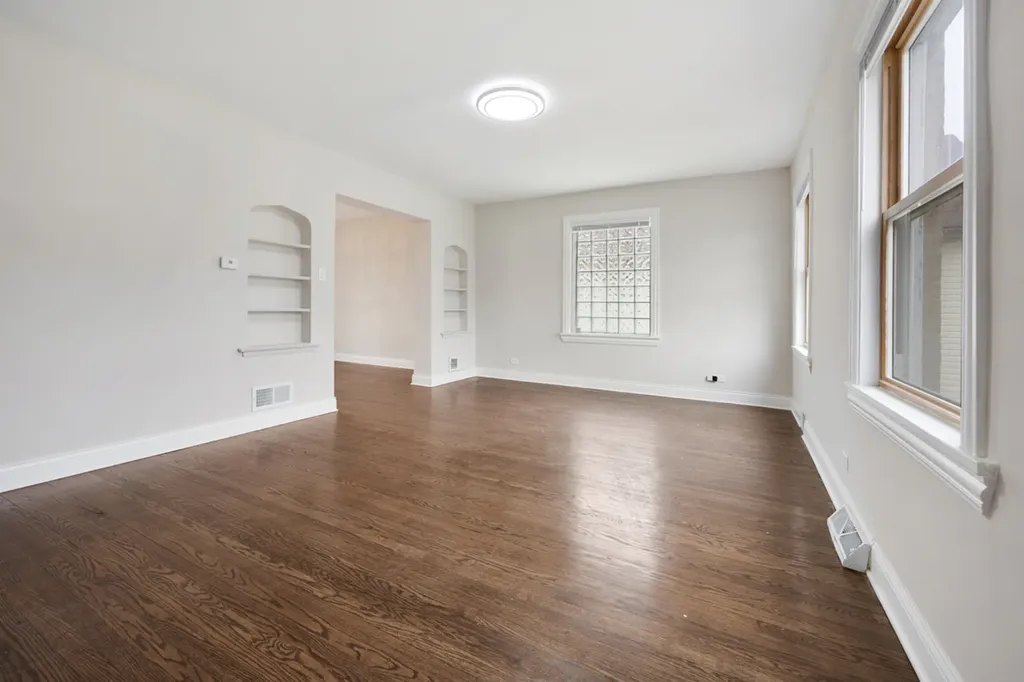 8435 South Cregier Avenue Chicago IL 60617