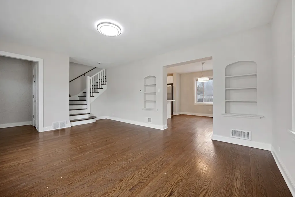 8435 South Cregier Avenue Chicago IL 60617