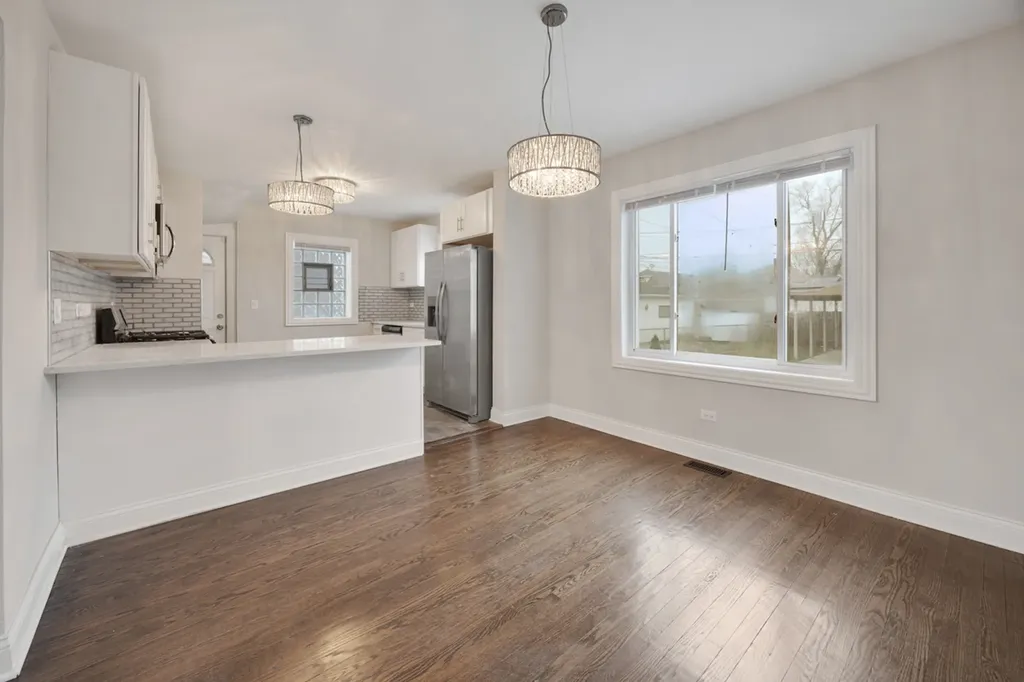 8435 South Cregier Avenue Chicago IL 60617