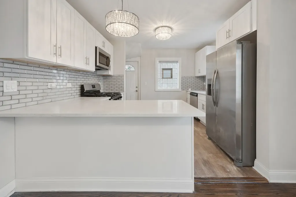 8435 South Cregier Avenue Chicago IL 60617