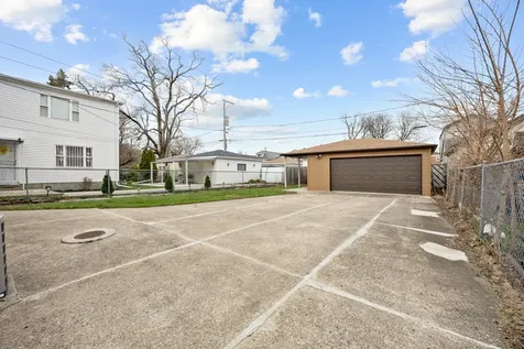 8435 South Cregier Avenue Chicago IL 60617