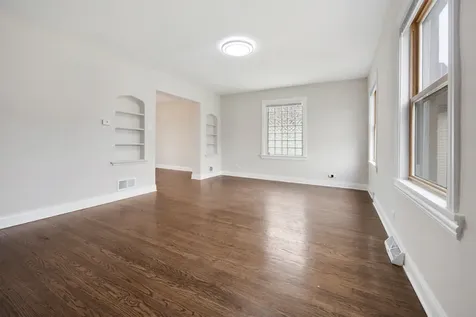 8435 South Cregier Avenue Chicago IL 60617